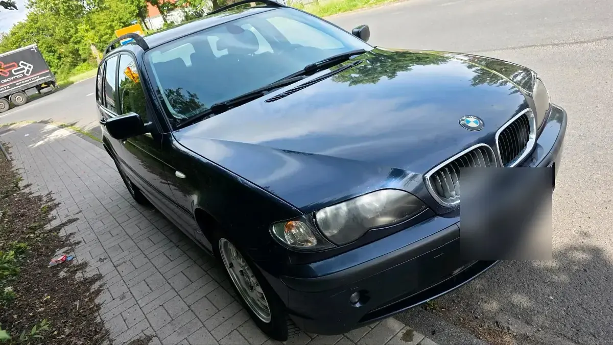Gebraucht BMW 318 85 PS (62 kW) 2004 Blau Kombi