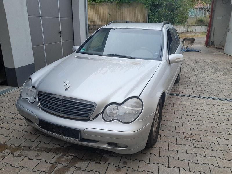 Silber Gebraucht 2002 Mercedes C180 Classic Kombi | 2.200 € (Guter Preis) - Bild 1/4