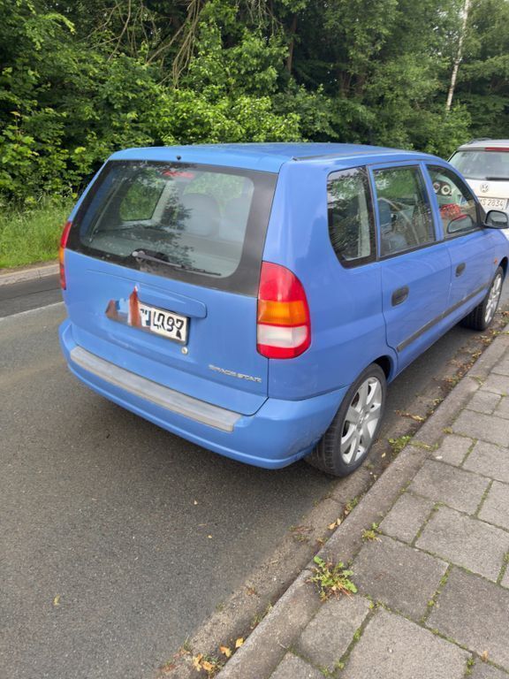 Blau Gebraucht 2000 Mitsubishi Space Star Van / Kleinbus | 1.750 € (Teuer) - Bild 1/4