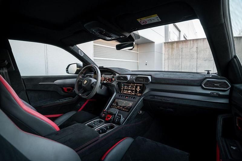 Second-hand Lamborghini Urus 666 CP (489 kW) 2023 Negru SUV
