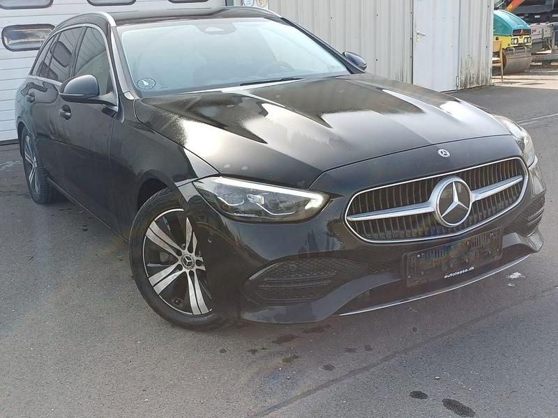Gebraucht Mercedes C220 200 PS (147 kW) 2021 Schwarz Kombi