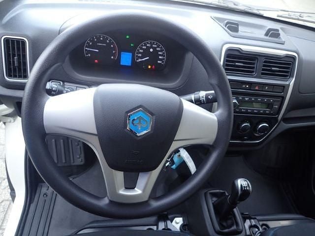 Gebraucht Piaggio Porter 106 PS (77 kW) 2024 Weiß Kombi