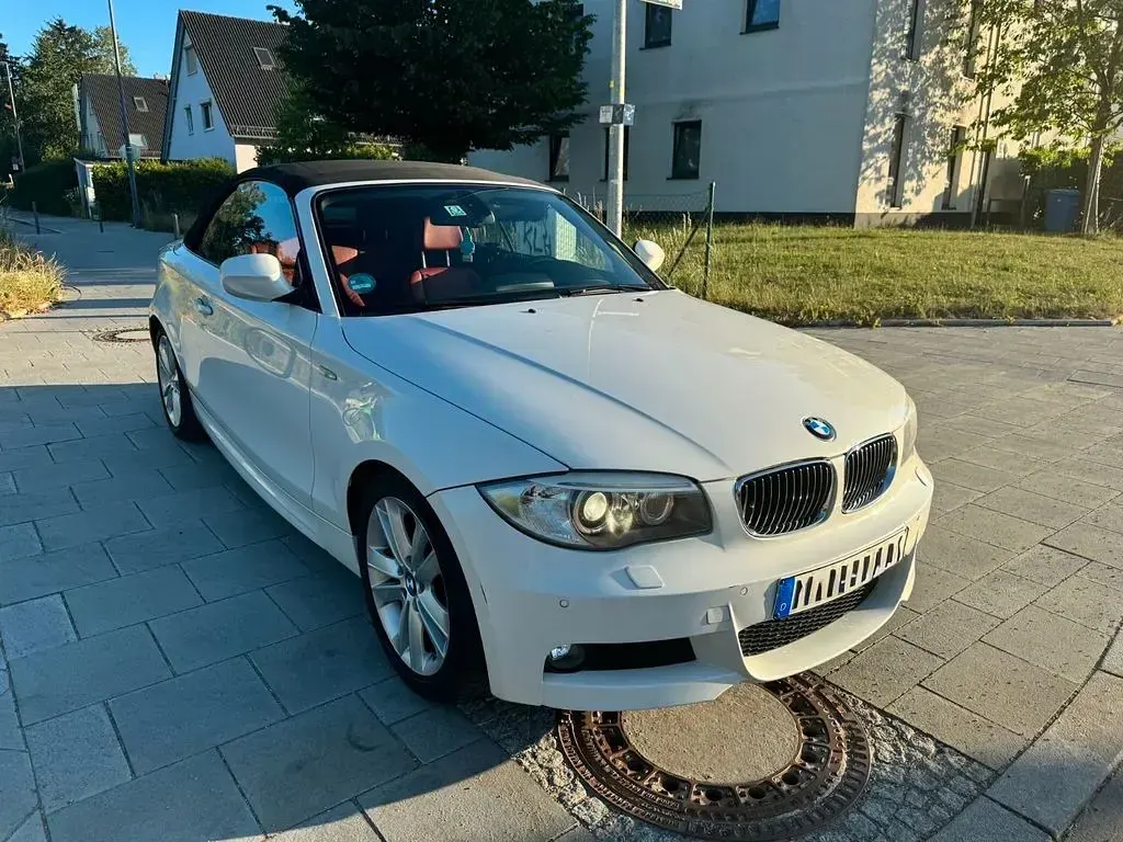 Gebraucht BMW 123 Cabriolet M Sport 204 PS (150 kW) 2011 Weiß Cabrio