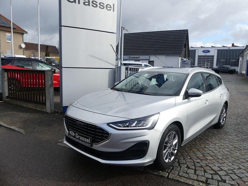 Gebraucht Ford Focus Titanium 120 PS (88 kW) 2022 Silber Limousine