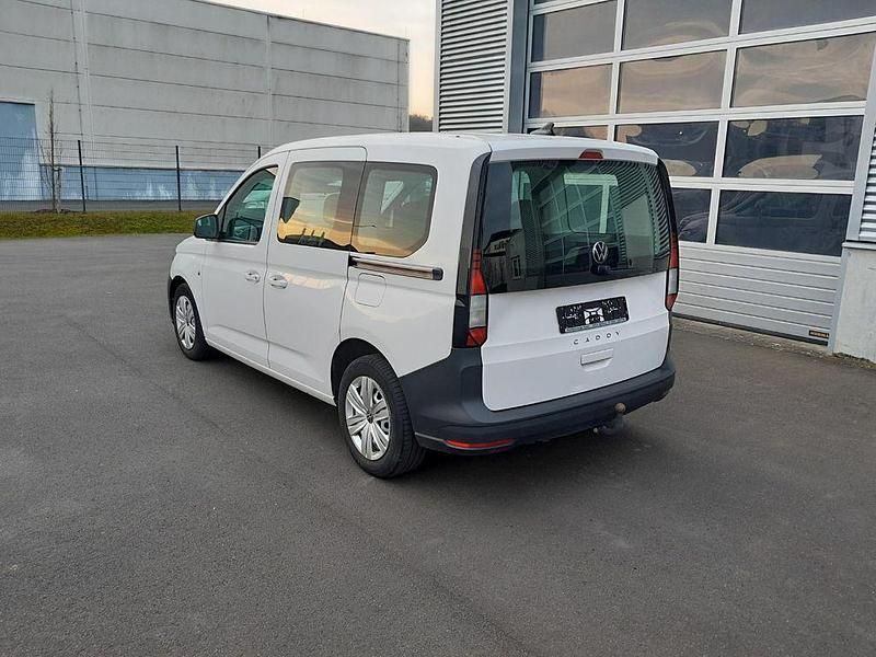 Gebraucht VW Caddy Basis 102 PS (75 kW) 2021 Weiß Van / Kleinbus