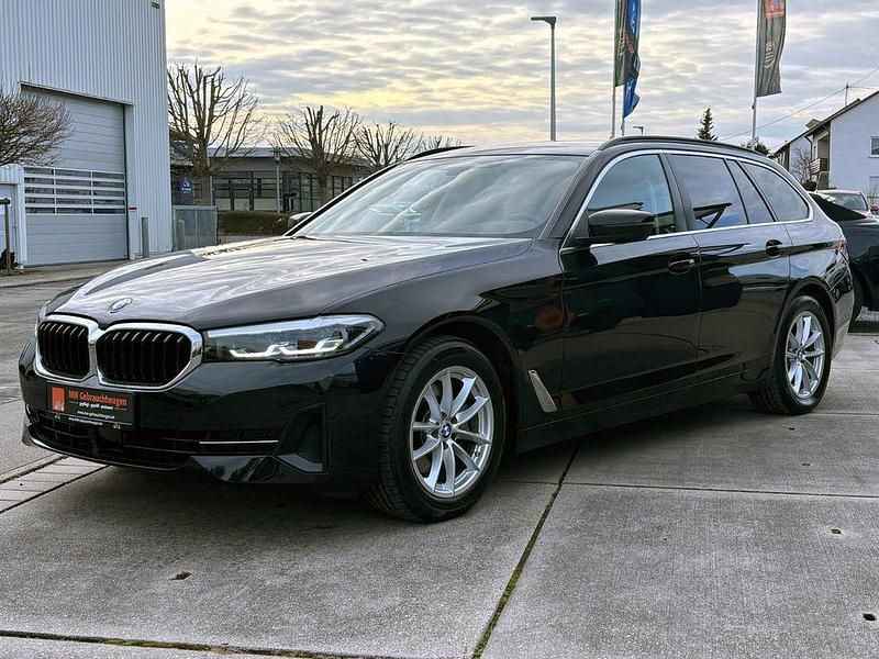 Gebraucht BMW 520 190 PS (139 kW) 2023 Schwarz Kombi