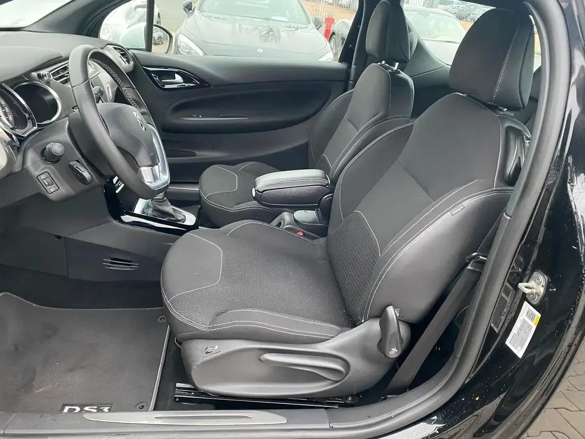 Gebraucht Citroën DS3 110 PS (80 kW) 2018 Schwarz Kleinwagen