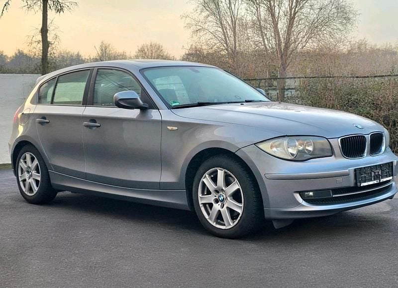 Gebraucht BMW 116 122 PS (89 kW) 2011 Grau Kleinwagen