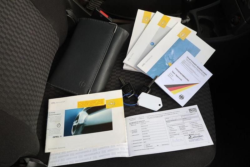 Gebraucht Opel Zafira Njoy 97 PS (71 kW) 2005 Grau Van / Kleinbus