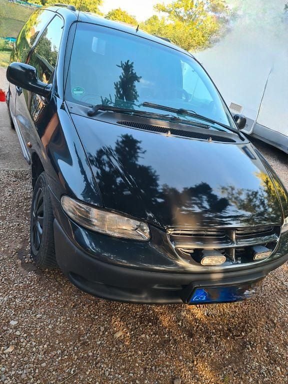 Schwarz Gebraucht 2000 Chrysler Grand Voyager Van / Kleinbus | 3.950 € - Bild 1/4
