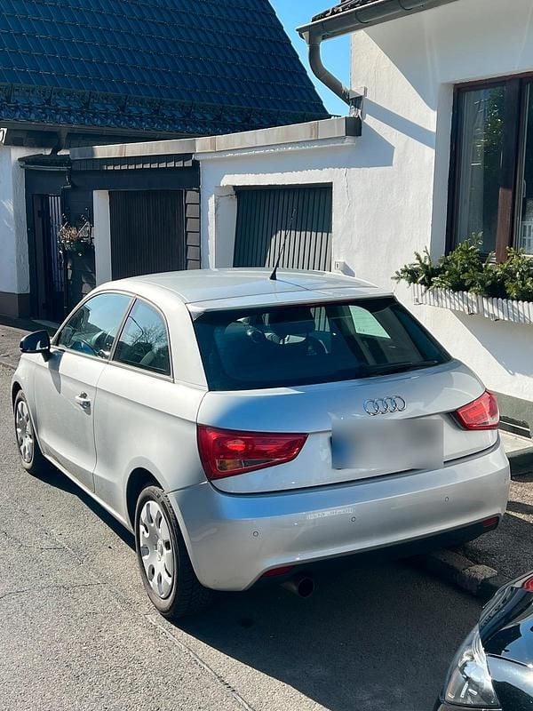 Gebraucht Audi A1 Ambition 105 PS (77 kW) 2011 Silber Limousine