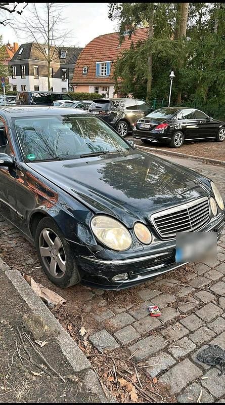 Gebraucht Mercedes E240 236 PS (173 kW) 2003 Schwarz Limousine