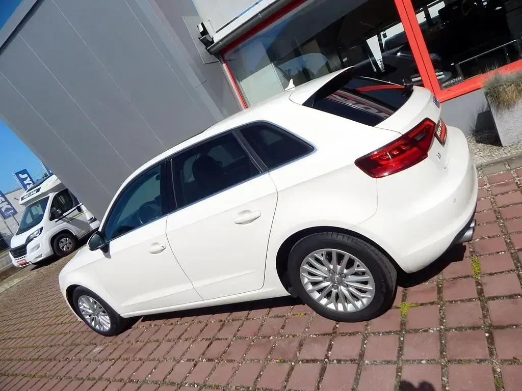 Gebraucht Audi A3 Ambiente 122 PS (89 kW) 2014 Weiß Limousine