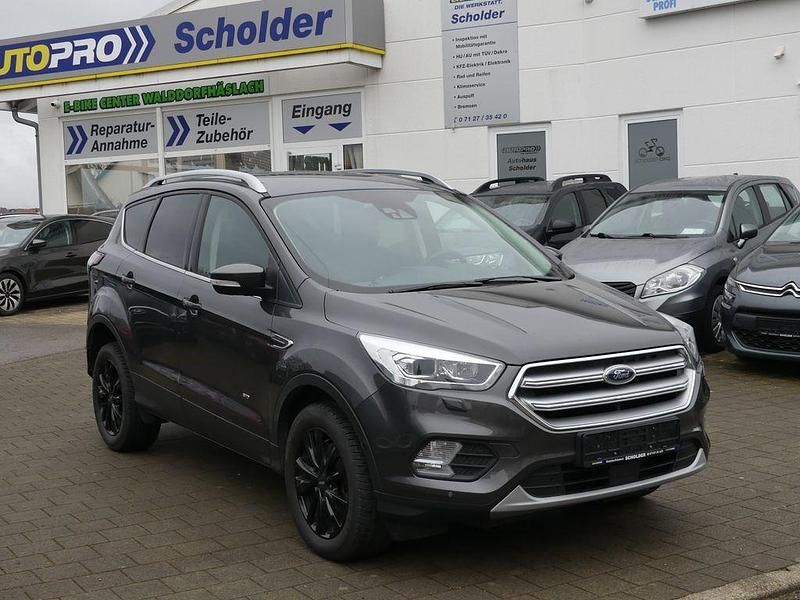 Gebraucht Ford Kuga Titanium 179 PS (131 kW) 2018 Grau SUV