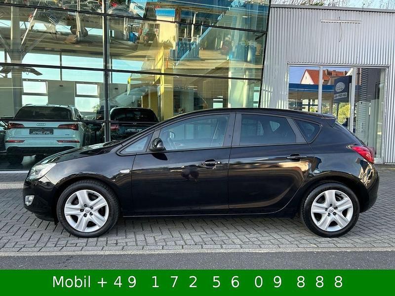Gebraucht Opel Astra Design Edition 125 PS (91 kW) 2011 Schwarz Limousine