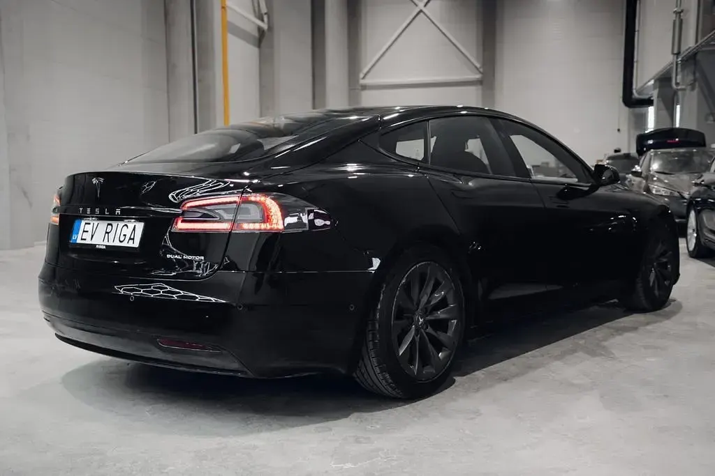 Second-hand Tesla Model S 413 kW (562 CP) 2020 Negru Hatchback