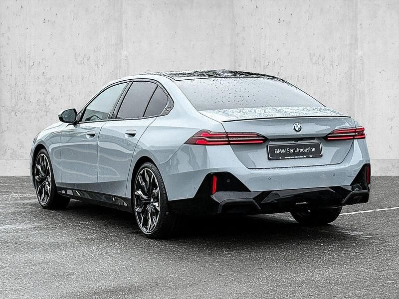 Neu BMW 520 M Sport 197 PS (144 kW) 2026 Grau Limousine