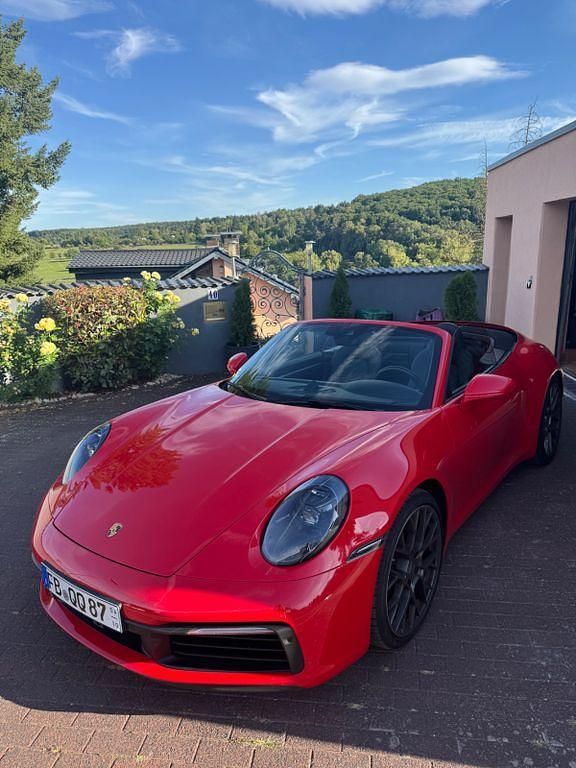 Gebraucht Porsche 992 450 PS (330 kW) 2020 Rot Cabrio