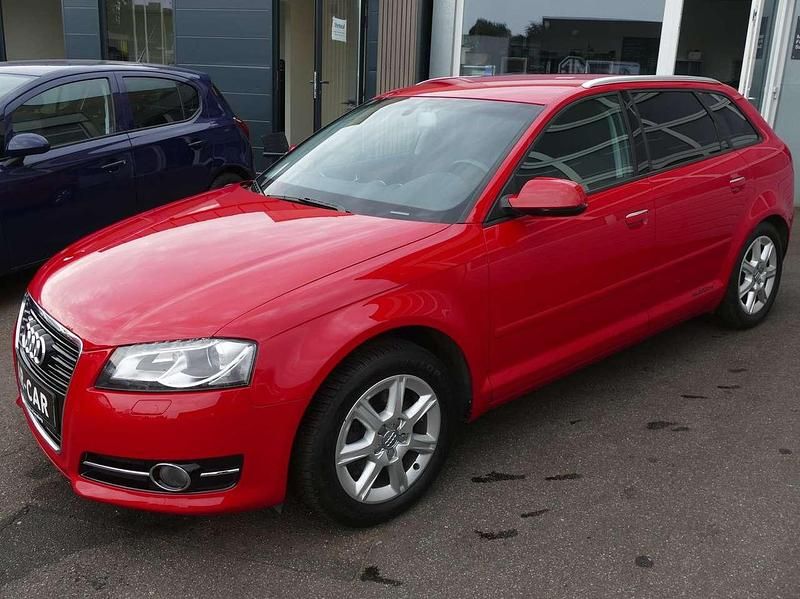Rot Gebraucht 2012 Audi A3 Sportback Limousine | 5.490 € (Guter Preis) - Bild 1/4