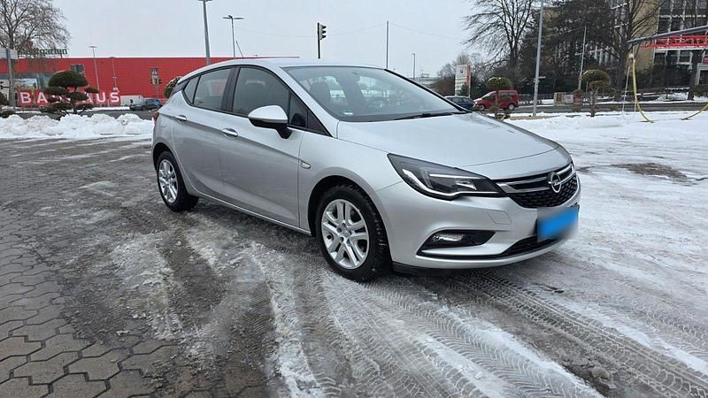 Gebraucht Opel Astra Edition 110 PS (80 kW) 2017 Silber Limousine