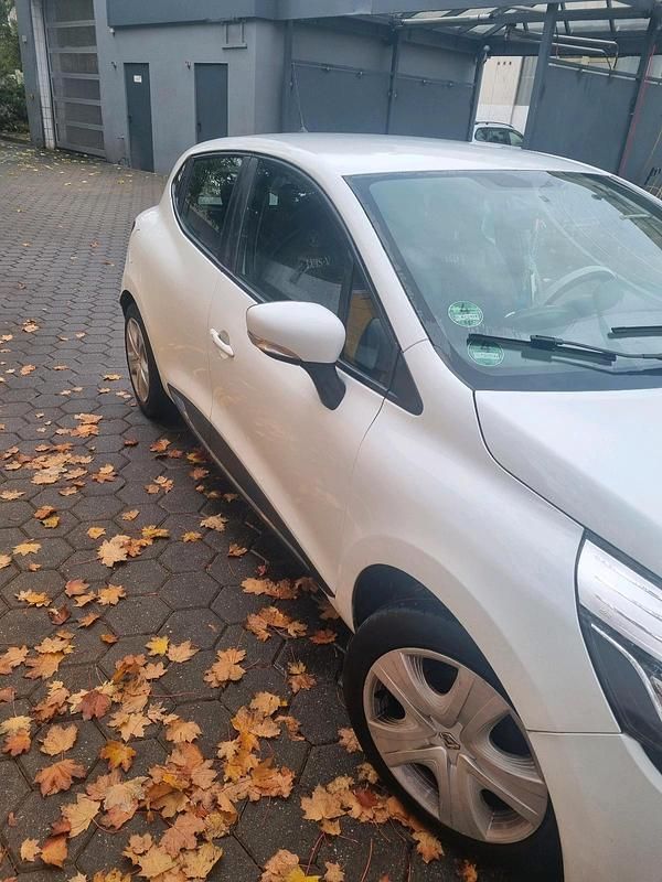 Weiß Gebraucht 2015 Renault Clio IV Kleinwagen | 5.500 € (Guter Preis) - Bild 1/4