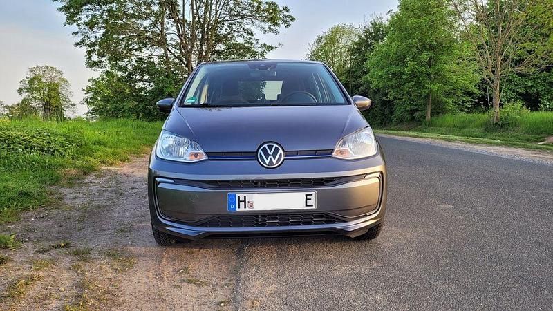 Gebraucht VW e-up! Style 61 kW (83 PS) 2023 Grau Kleinwagen
