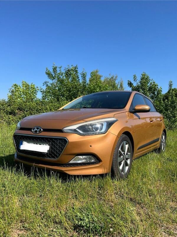 Orange Gebraucht 2015 Hyundai i20 Style Kleinwagen | 5.999 € (Guter Preis) - Bild 1/4