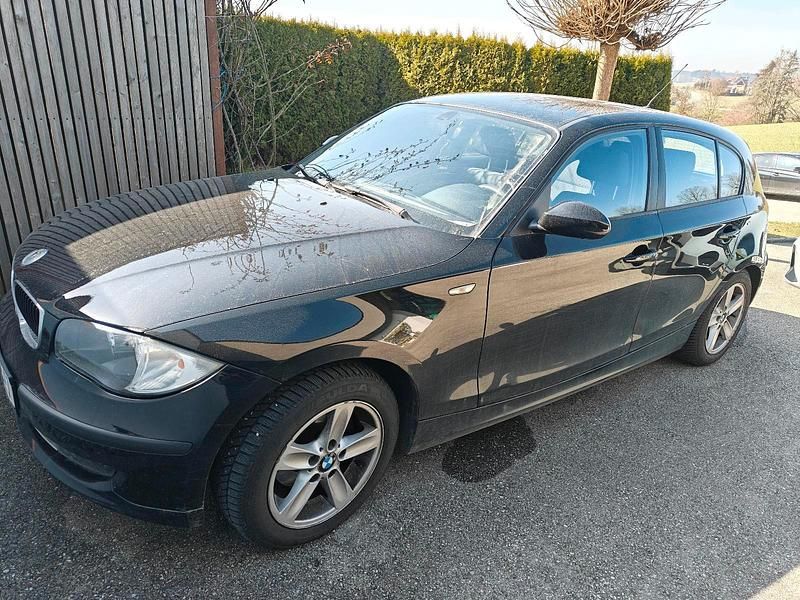 Gebraucht BMW 116 Advantage 116 PS (85 kW) 2009 Schwarz Kleinwagen