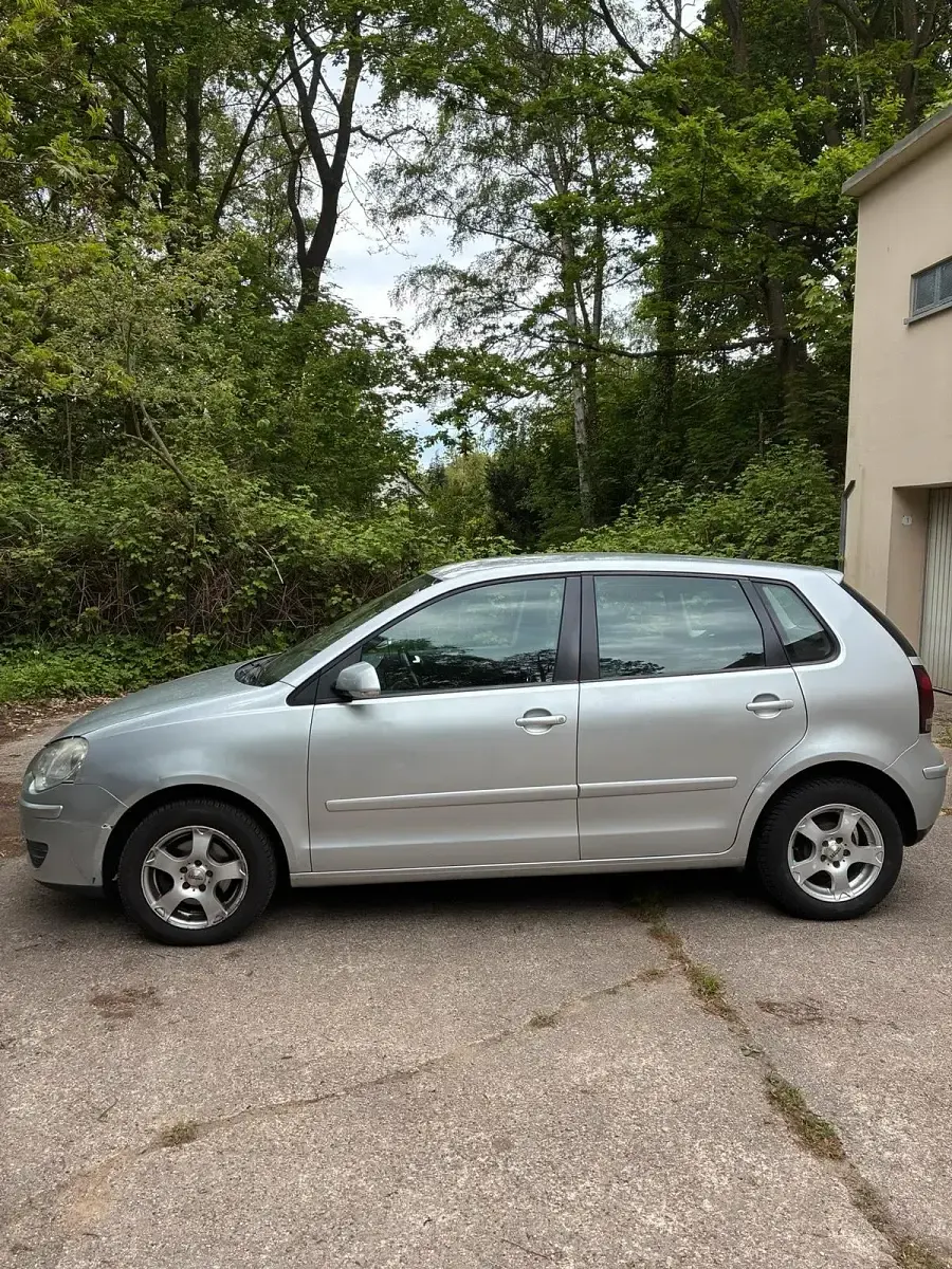 Gebraucht VW Polo 60 PS (44 kW) 2009 Silber Kleinwagen