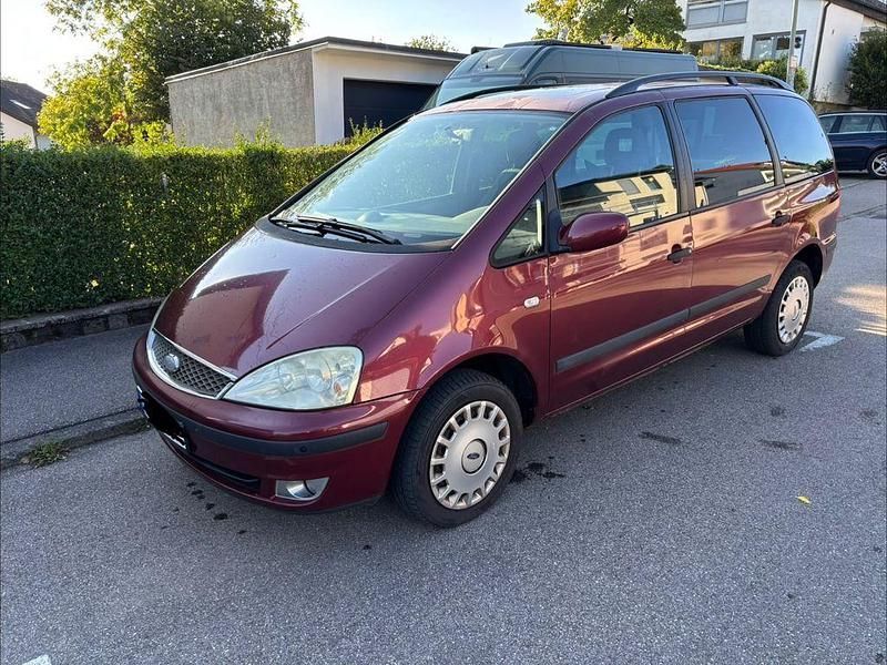 Rot Gebraucht 2004 Ford Galaxy Van / Kleinbus | 1.890 € (Guter Preis) - Bild 1/4