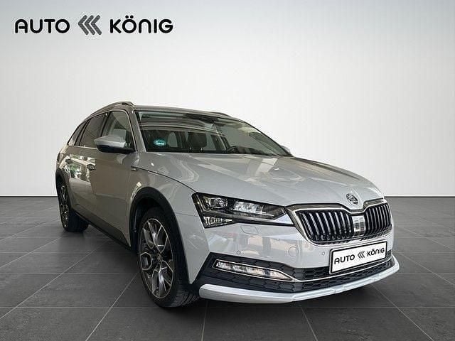 Grau Gebraucht 2022 Skoda Superb Scout 4x4 Kombi | 32.490 € (Fairer Preis) - Bild 1/4