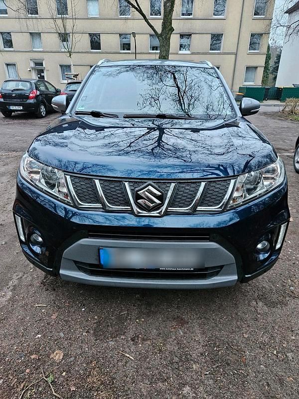 Blau Gebraucht 2017 Suzuki Vitara Limited SUV | 11.100 € (Guter Preis) - Bild 1/4