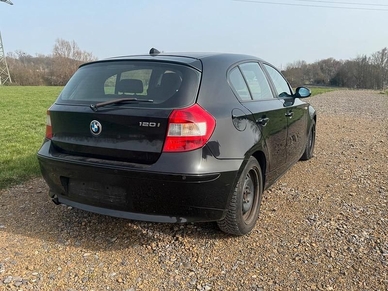 Gebraucht BMW 120 150 PS (110 kW) 2004 Schwarz Kleinwagen
