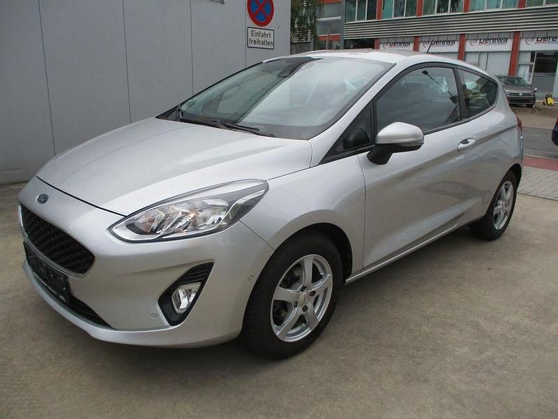 Silber Gebraucht 2017 Ford Fiesta Cool & Connect Kleinwagen | 7.970 € (Guter Preis) - Bild 1/4