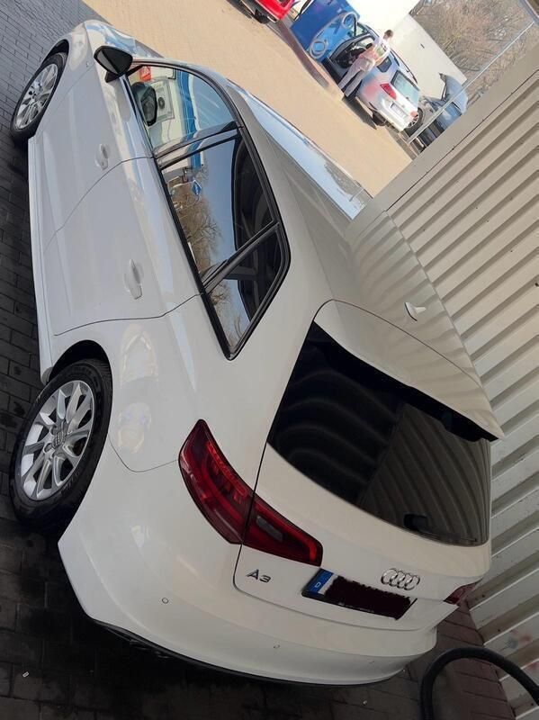 Weiß Gebraucht 2016 Audi A3 Sportback Ambition Limousine | 12.000 € (Superpreis) - Bild 1/3