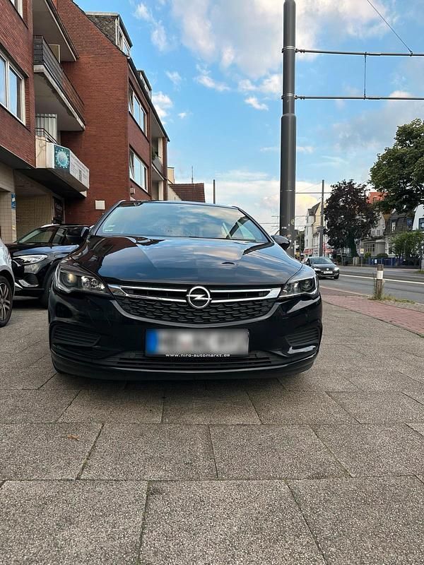 Gebraucht Opel Astra 110 PS (80 kW) 2015 Schwarz Limousine