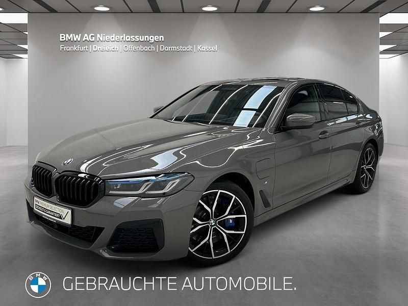 Grau Gebraucht 2021 BMW 545e M Sport Limousine | 45.890 € (Etwas zu teuer) - Bild 1/4