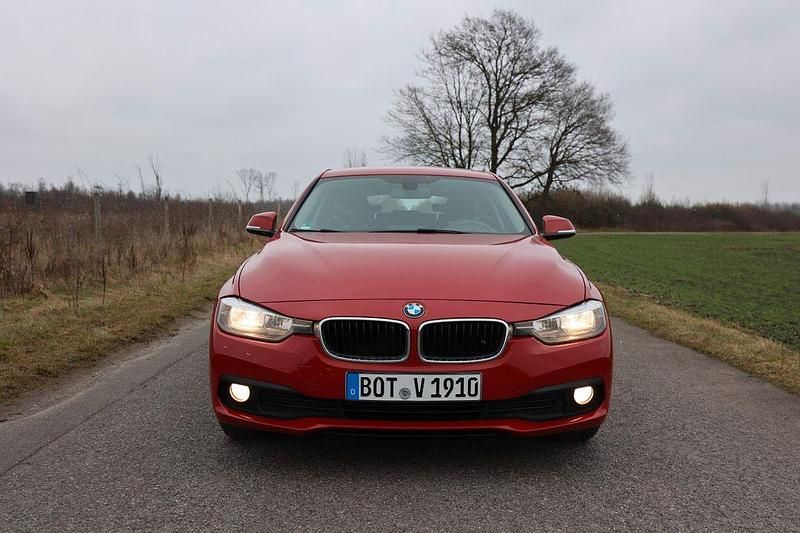 Gebraucht BMW 318 150 PS (110 kW) 2016 Rot Kombi