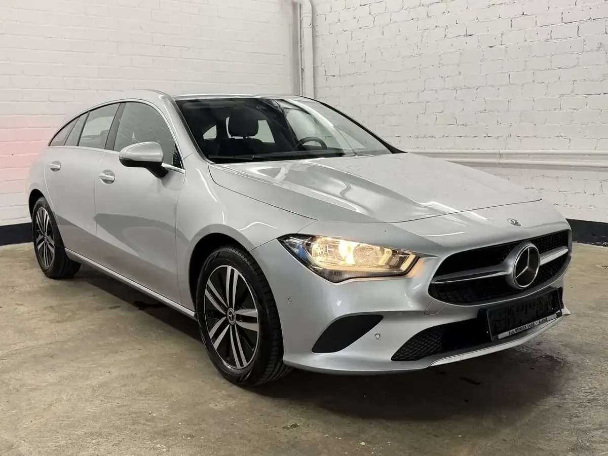 Gebraucht Mercedes CLA200 163 PS (119 kW) 2023 Iridiumsilber  metalliclack Coupé