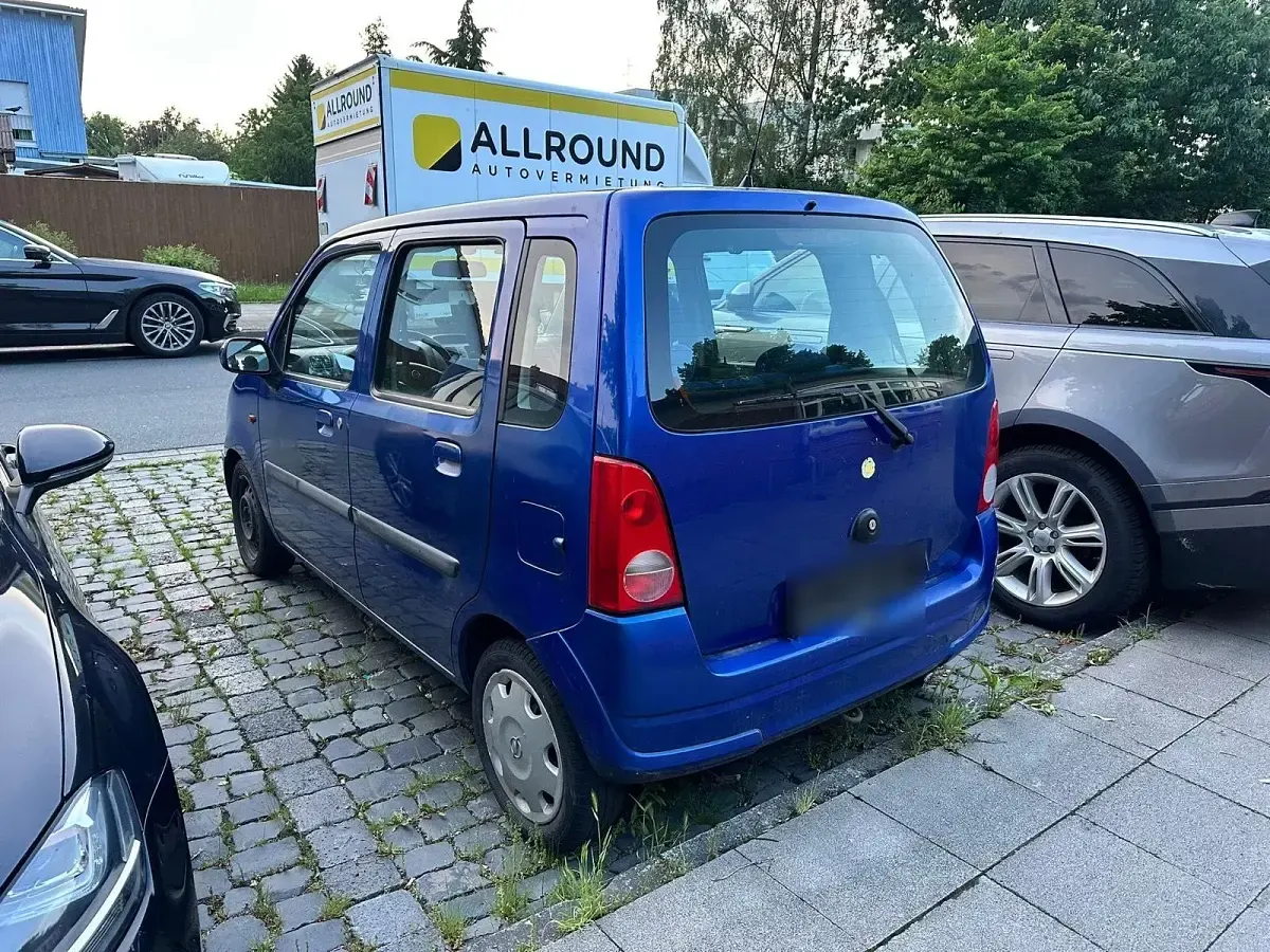 Gebraucht Opel Agila 68 PS (50 kW) 2003 Blau Van / Kleinbus