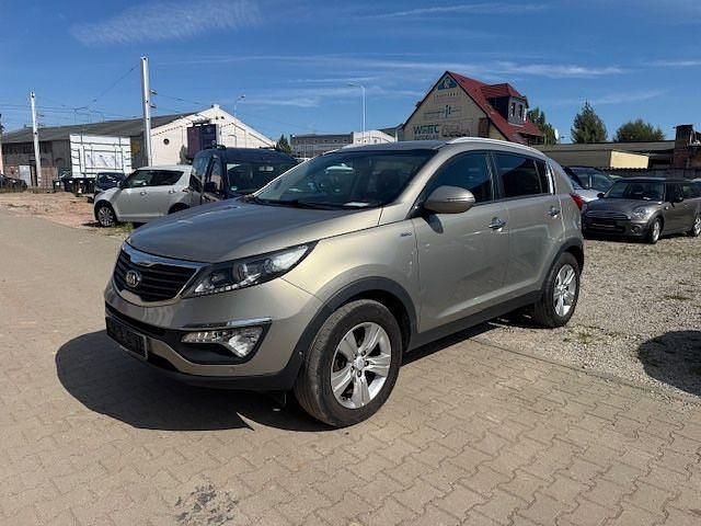 Silber Gebraucht 2014 Kia Sportage FIFA World Cup Edition SUV | 8.699 € (Fairer Preis) - Bild 1/4