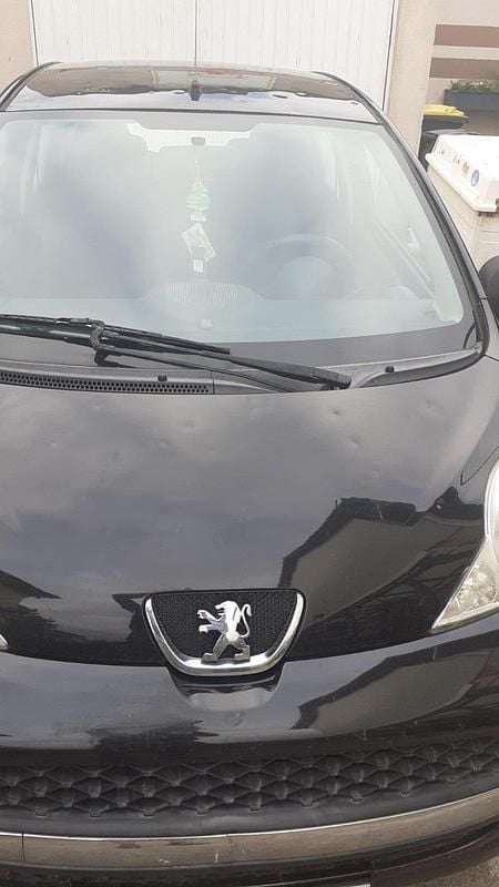 Schwarz Gebraucht 2011 Peugeot 107 Kleinwagen | 1.000 € (Superpreis) - Bild 1/4