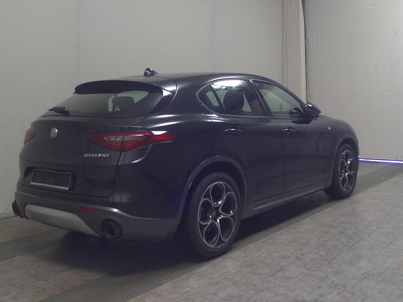 Gebraucht Alfa Romeo Stelvio 209 PS (153 kW) 2023 Schwarz SUV