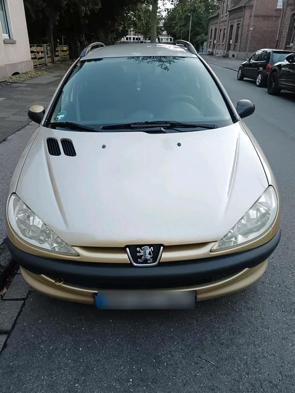 Gold Gebraucht 2003 Peugeot 206 Kombi | 800 € (Guter Preis) - Bild 1/4
