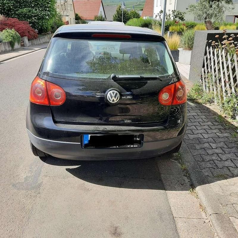 Gebraucht 2004 VW Golf IV Comfortline Limousine | 850 € (Superpreis) - Bild 1/4