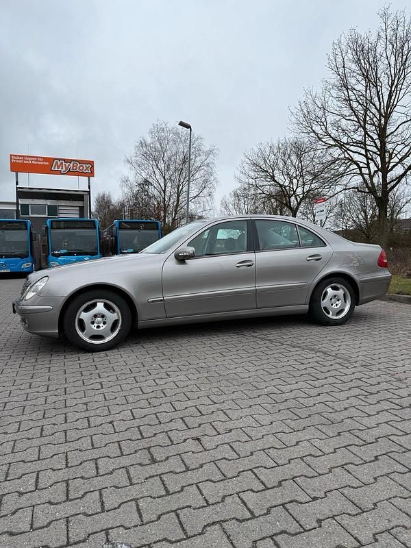 Gebraucht Mercedes E200 163 PS (119 kW) 2004 Limousine