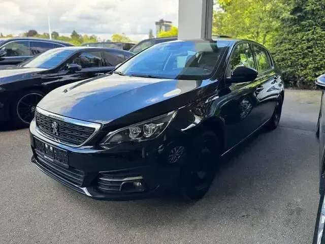 Gebraucht Peugeot 308 Active 131 PS (96 kW) 2021 Schwarz Limousine