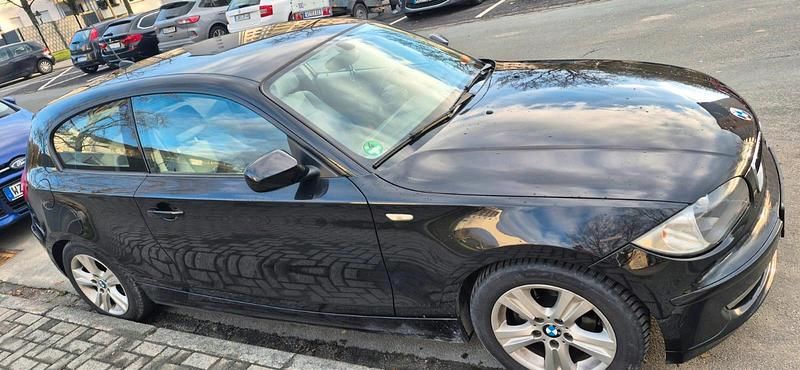 Gebraucht BMW 116 116 PS (85 kW) 2010 Schwarz Kleinwagen