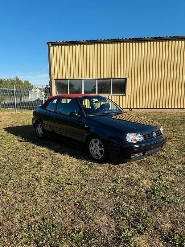 Blau Gebraucht 2002 VW Golf Cabriolet Cabrio | 3.200 € (Fairer Preis) - Bild 1/4