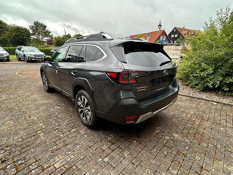 Neu Subaru Outback Platinum 169 PS (124 kW) 2026 Grau Limousine